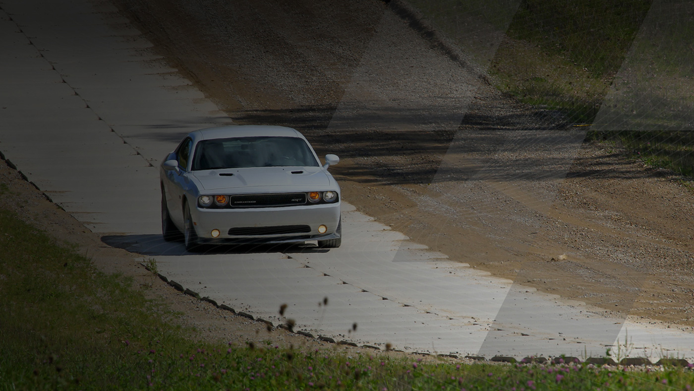 white car in Chalma track